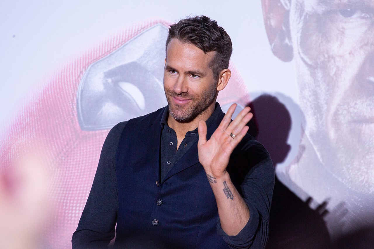 Ryan Reynolds wearing a navy shirt at the Deadpool 2