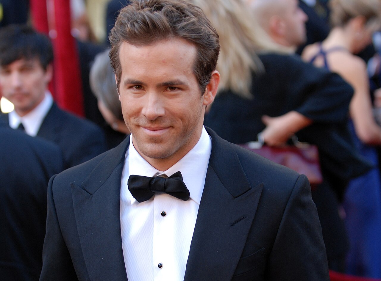 Ryan Reynolds arrives at the 82nd Academy Awards