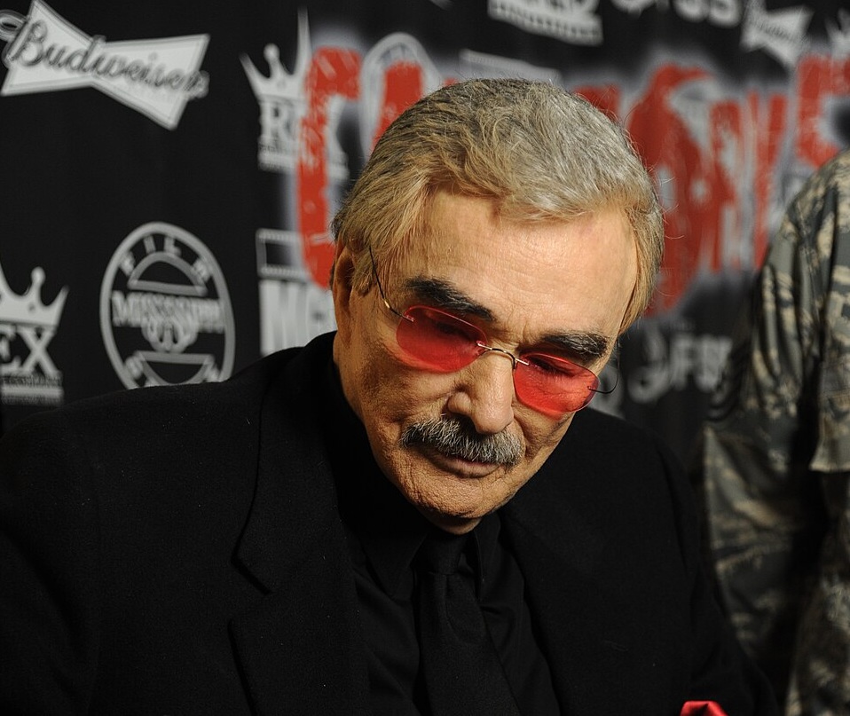 Burt Reynolds signs posters - 2014