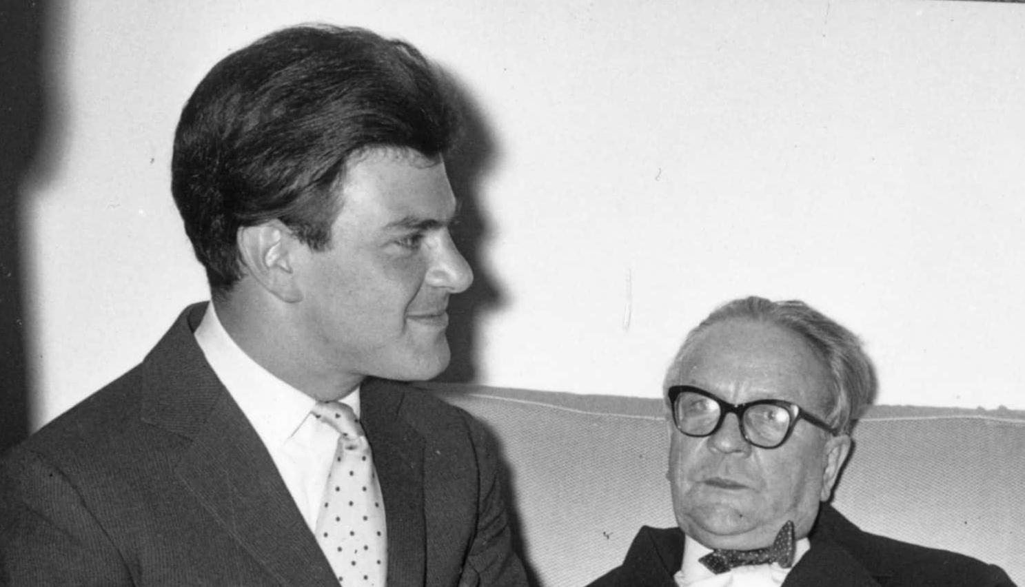 American thriller writer Raymond Chandler (1888 - 1959), centre