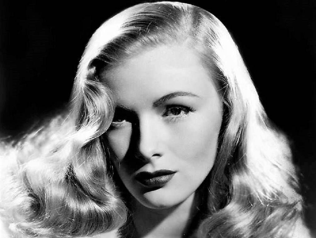 Veronica Lake - Studio Portrait (1941)