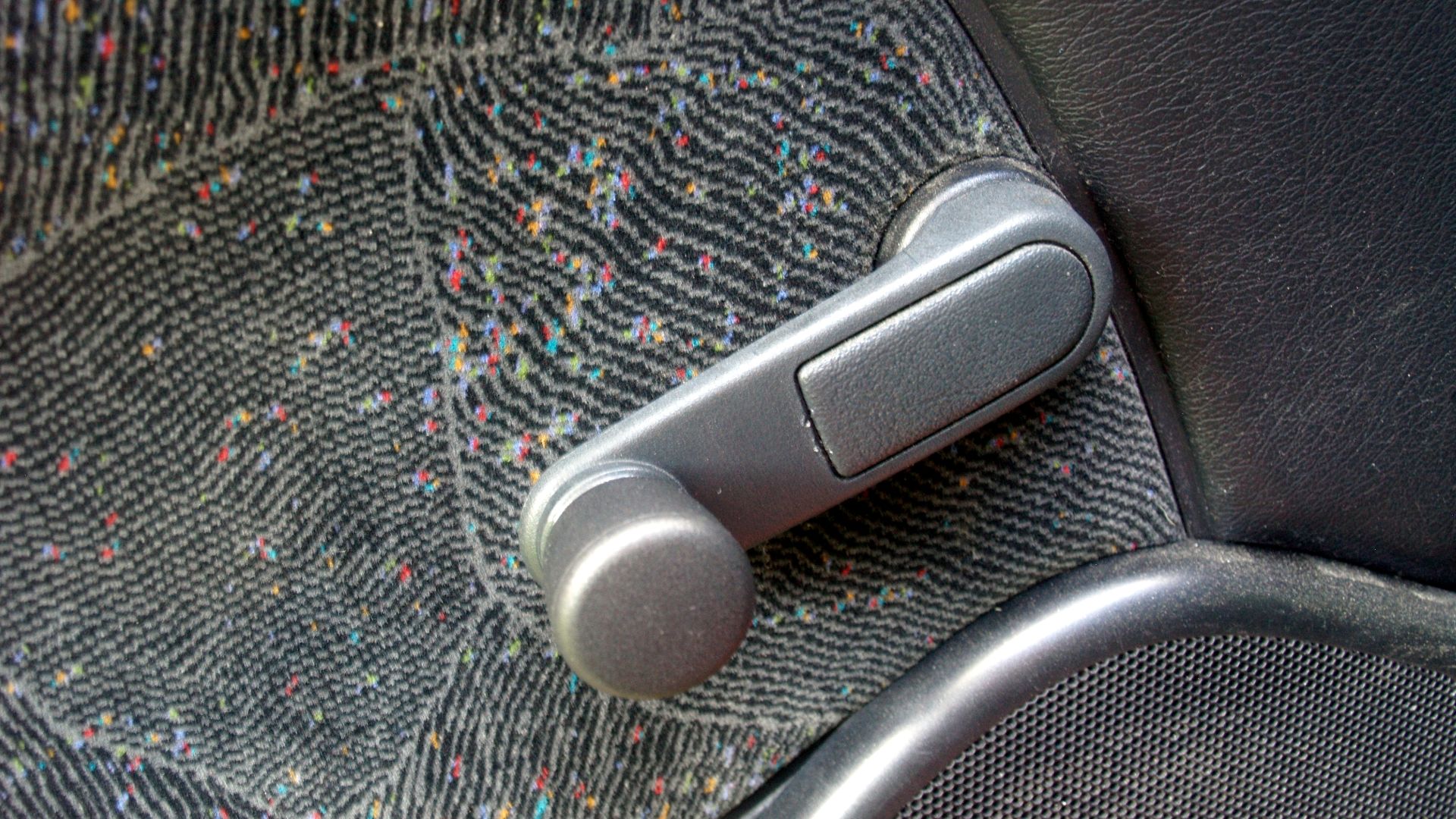 File:Car window crank.jpg