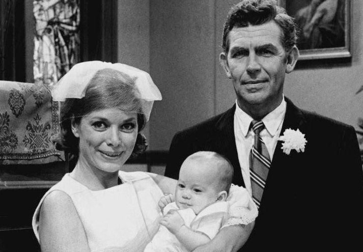 Photo of Aneta Corsaut and Andy Griffith from the television program Mayberry
