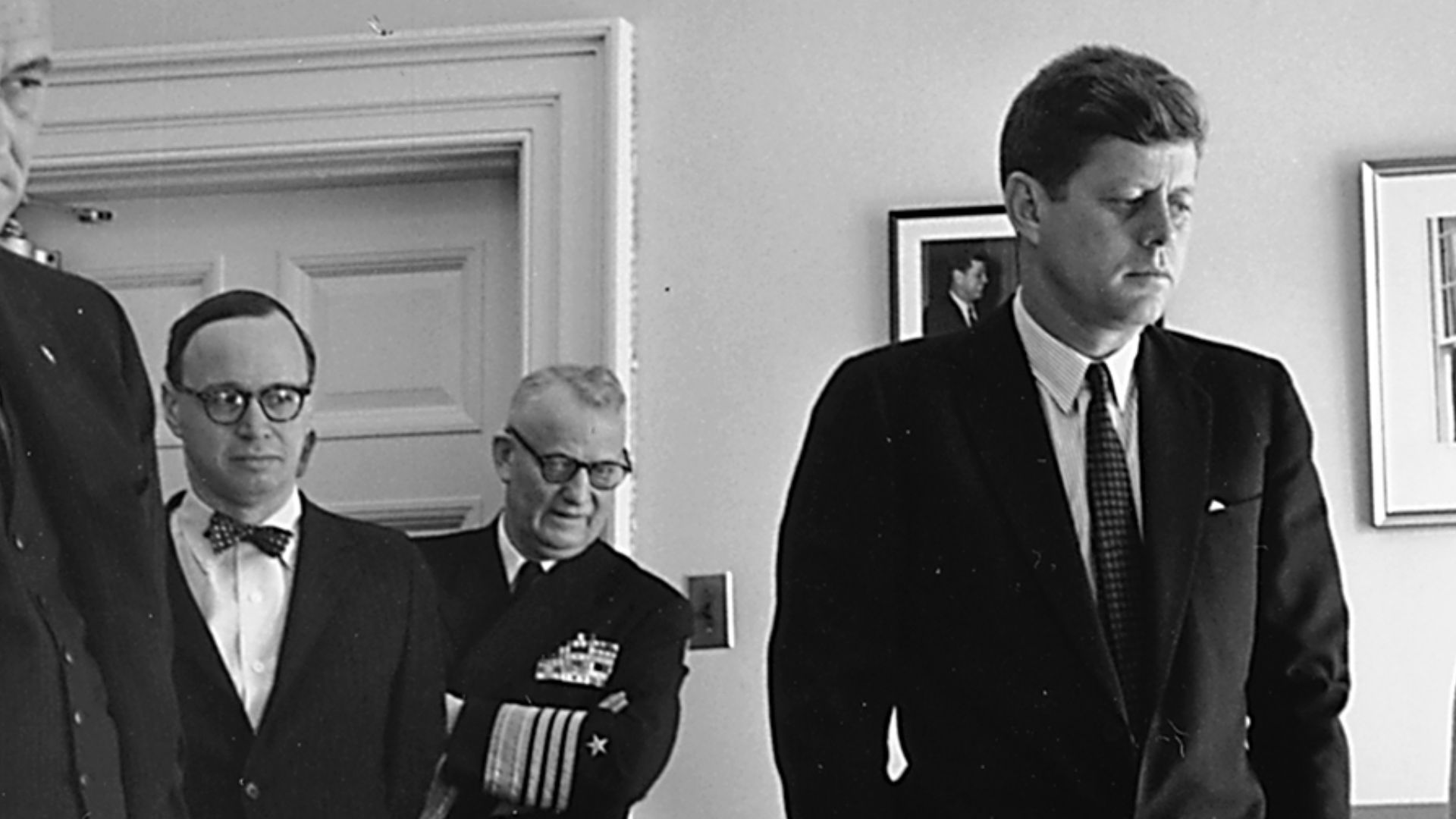 File:Kennedy, Johnson, and others watching flight of Astronaut Shepard on television, 05 May 1961.jpg