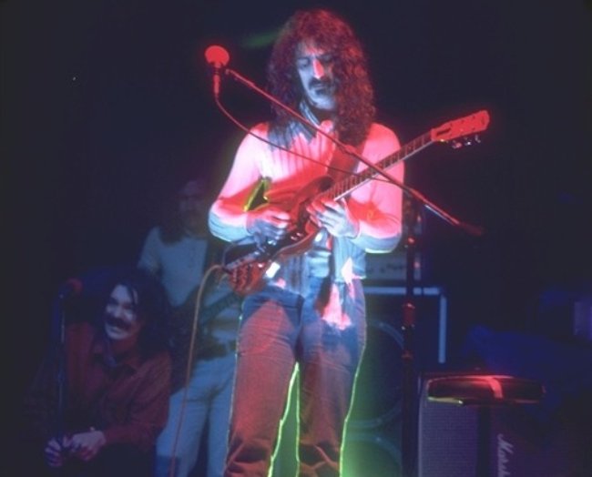 Frank Zappa and Capt. Beefheart on stage