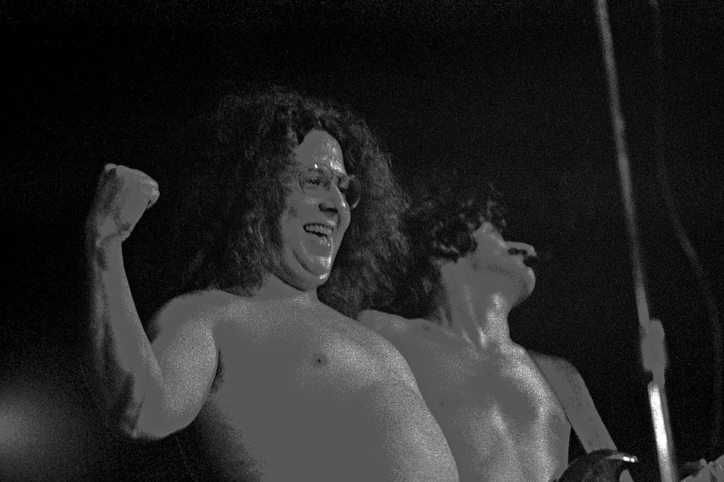 Mark Volman and Zappa on stage