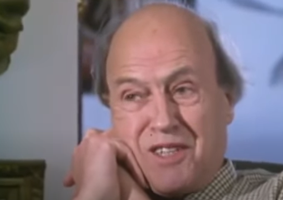 Screenshot of The Marvellous World of Roald Dahl (2016)