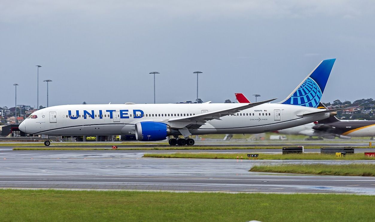 United Airline ready for depart