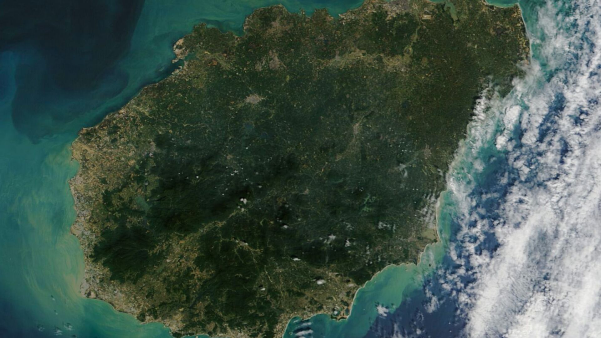 File:Hainan NASA Terra MODIS 2020-11-13.jpg