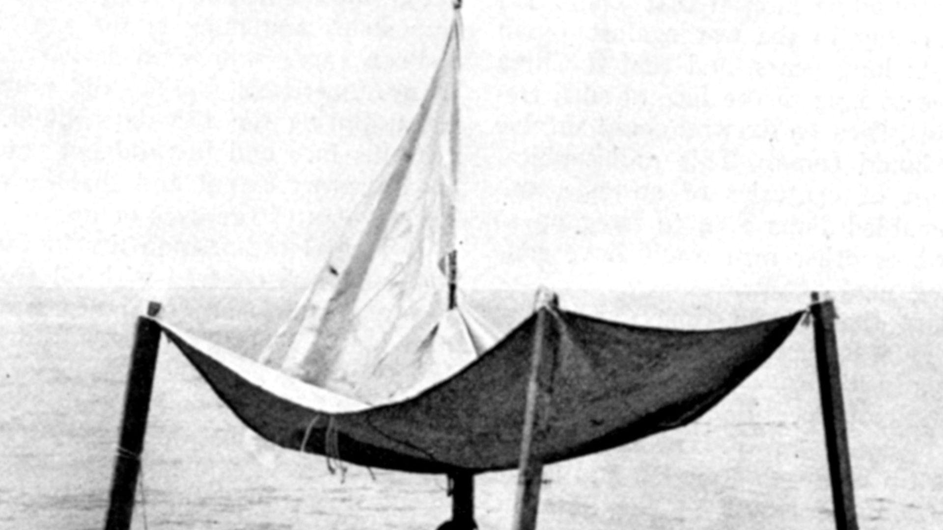 File:Poom i jego tratwa.jpg