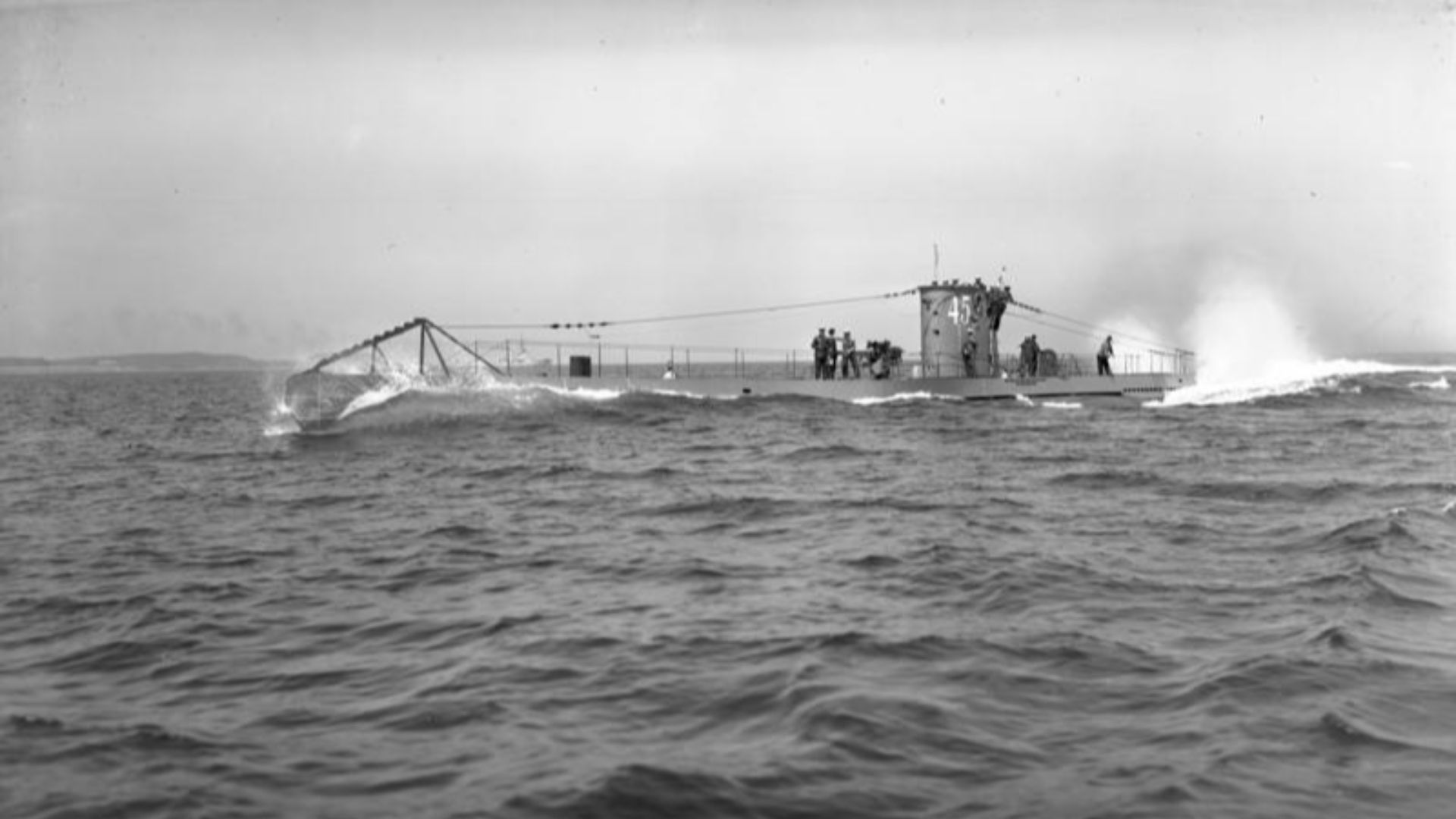 File:Bundesarchiv Bild 200-Ub0109, U-45 auf Meilenfahrt.jpg