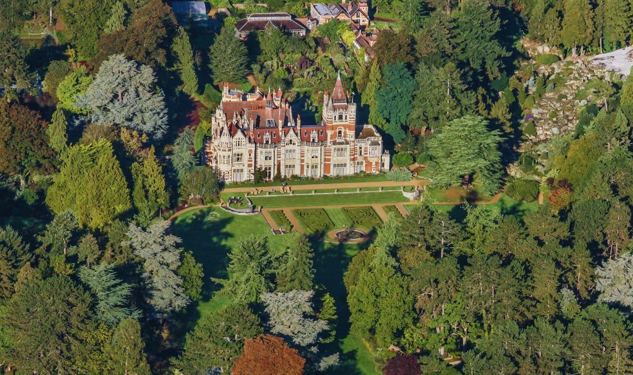 Aerial view of Friar Park, Oxfordshire. OXFORDSHIRE, UNITED KINGDOM. SEPTEMBER 23. Aerial view of Friar Park, the former home of musician George Harrison on September 23, 2007. This Victorian Gothic mansion was built in 1889 and is located on the north eastern edge of the Henley-on-Thames. 
