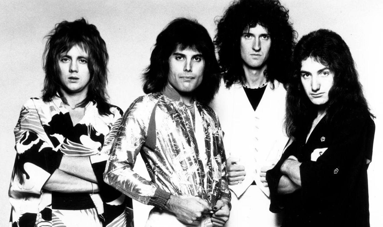 Queen A Night At The Opera (1975 Elektra publicity photo 02)