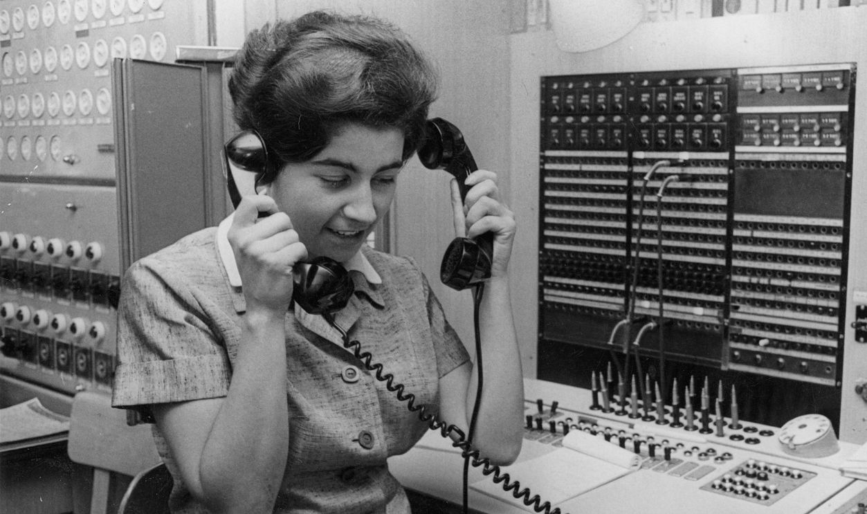 Telephonist in hotel