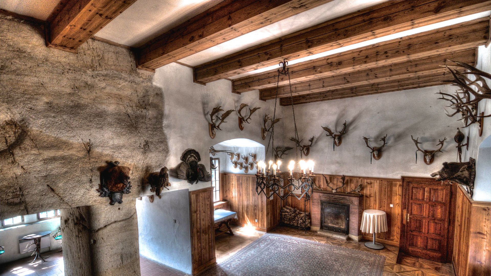 File:Houska vstupni hala.jpg