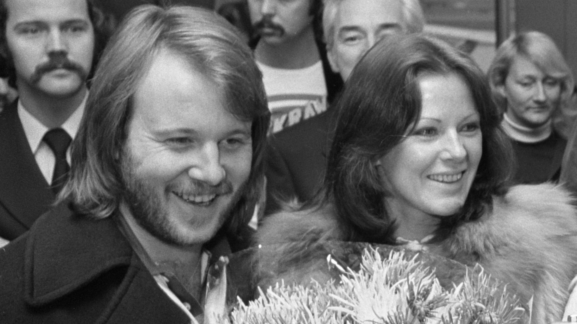 File:Frida Lyngstad and Benny Andersson 1976b.jpg