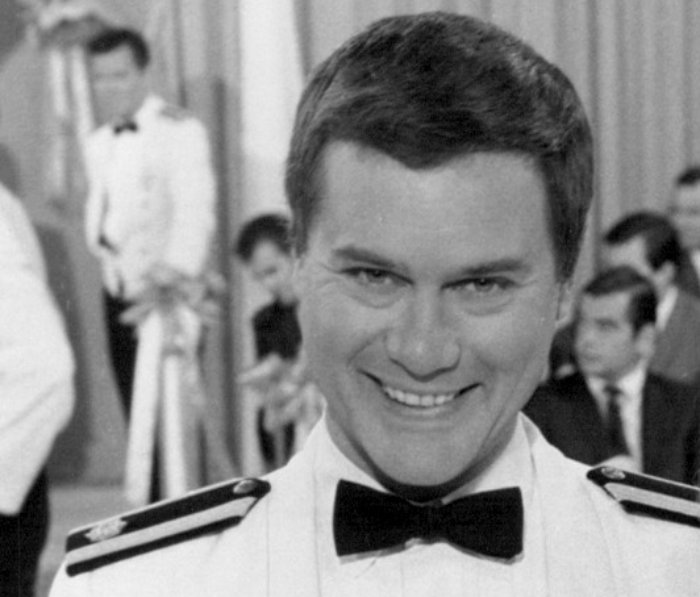 Grayscale Publicity photo of Larry Hagman from I Dream of Jeannie