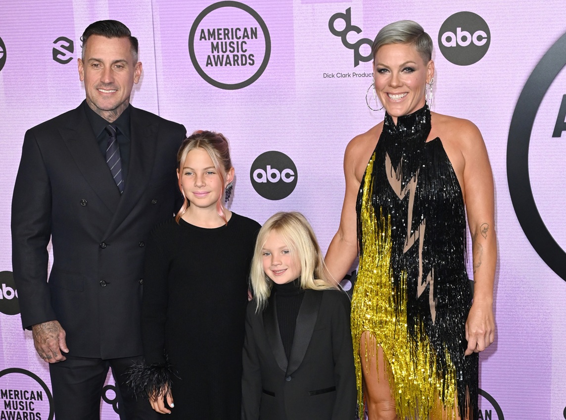 Carey Hart, Pink, Willow Sage Hart and Jameson Moon Hart at the 2022 American Music Awards