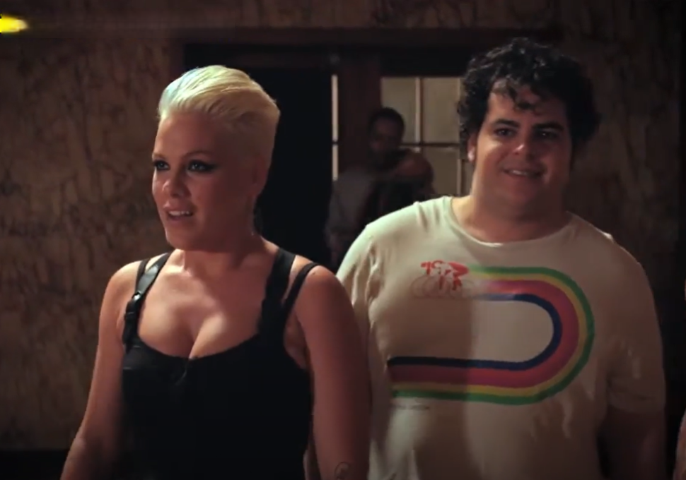 Screenshot from - Thanks for Sharing (2012)