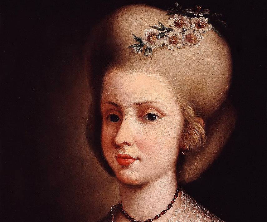 Aloysia Weber in lace dress