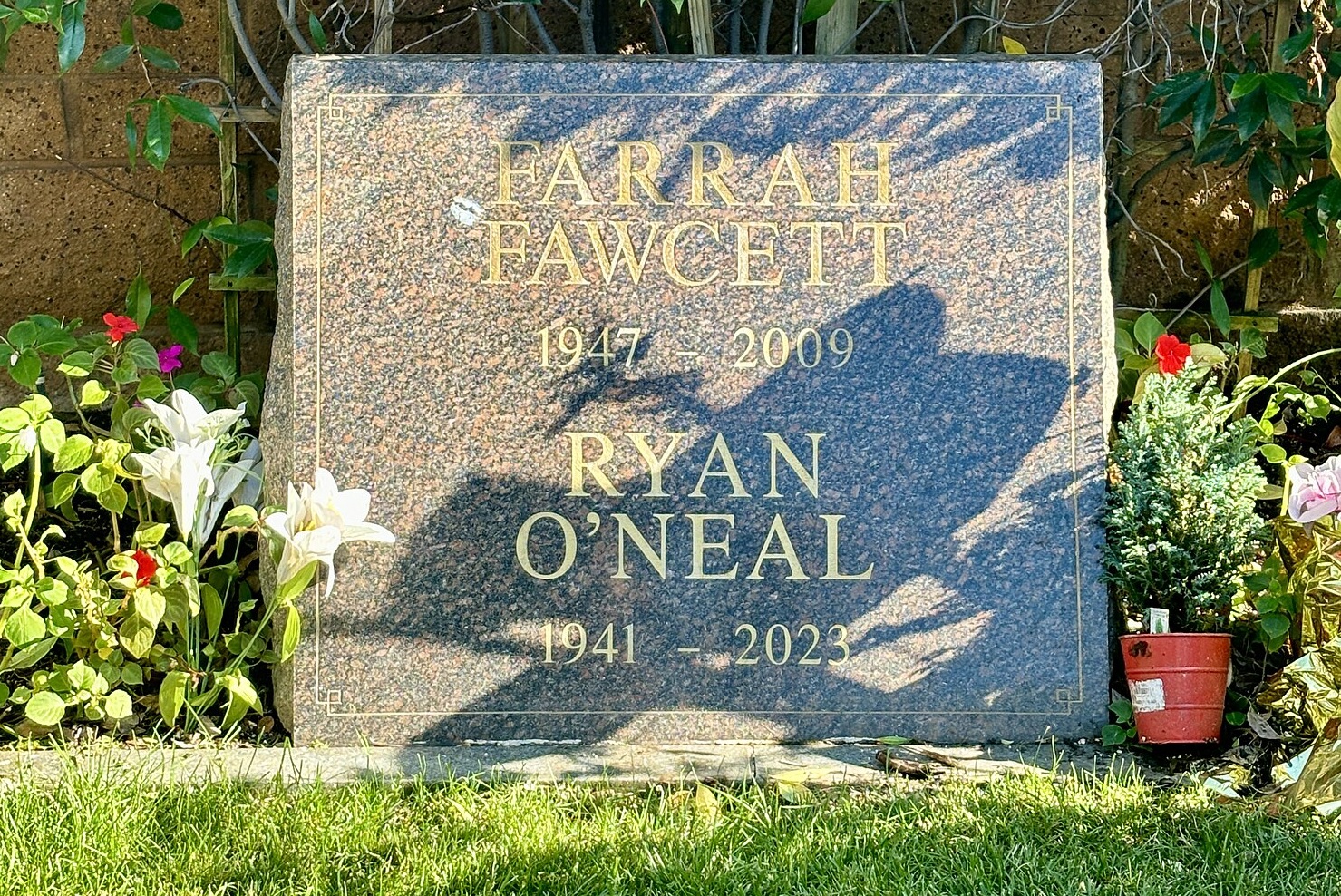 Grave Of Farrah Fawcett & Ryan O'neal, Westwood Village Memorial Park Cemetery