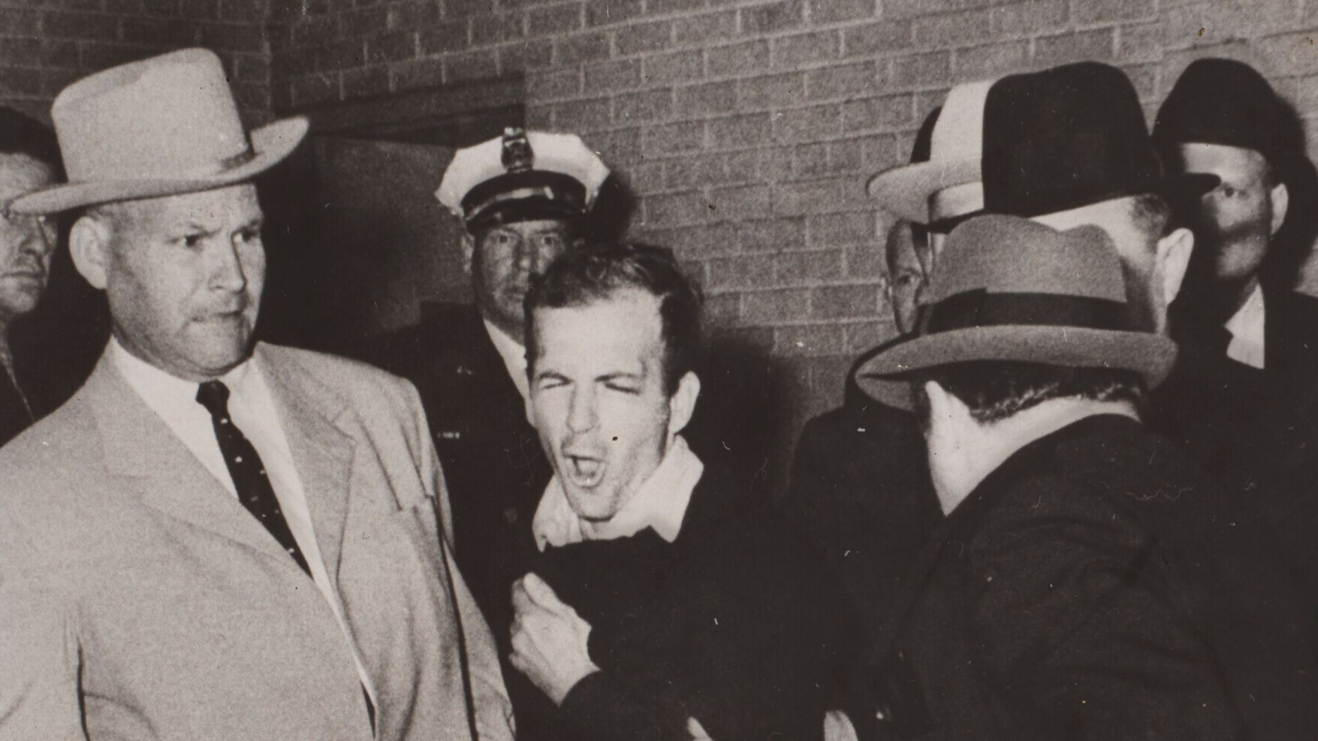 File:Ruby shoots Oswald (full).jpg