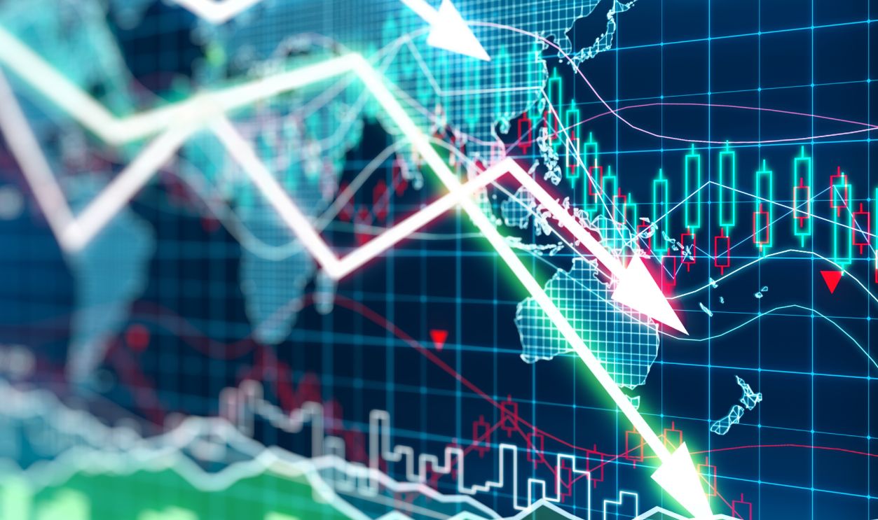 Gettyimages - 503640774, Business graph with arrows tending downwards - stock photo Business graph with arrows tending downwards