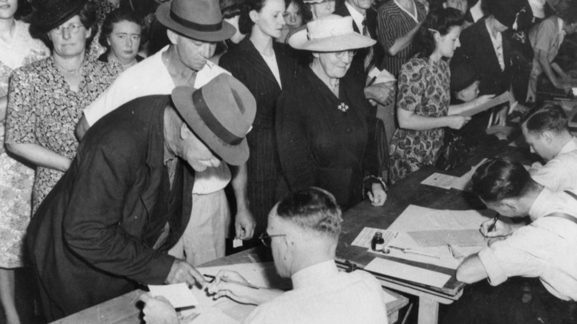 File:StateLibQld 1 273583 Crowd queuing for rationing cards, 1947.jpg