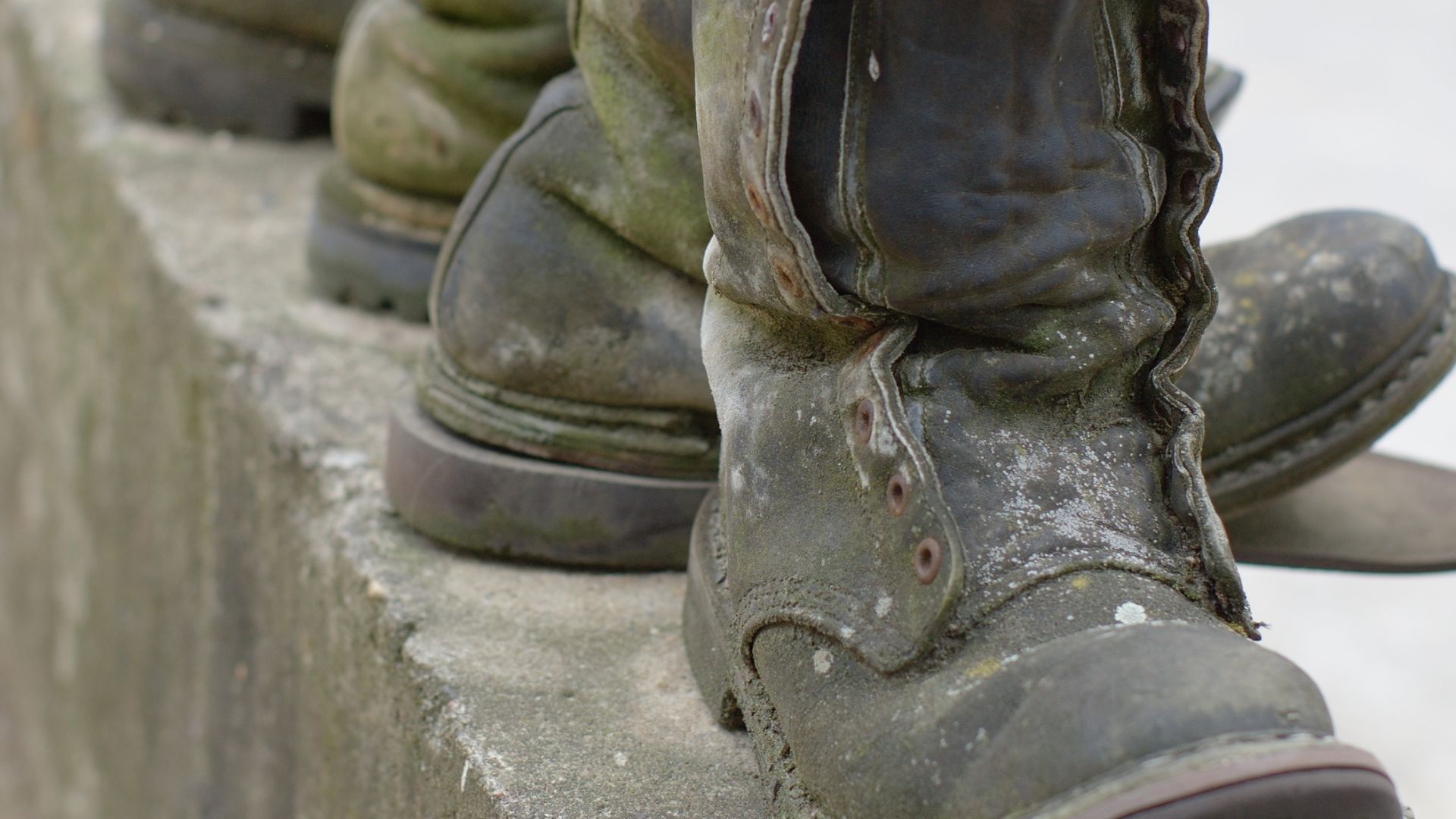 File:Old Shoes 2 (2734956279).jpg