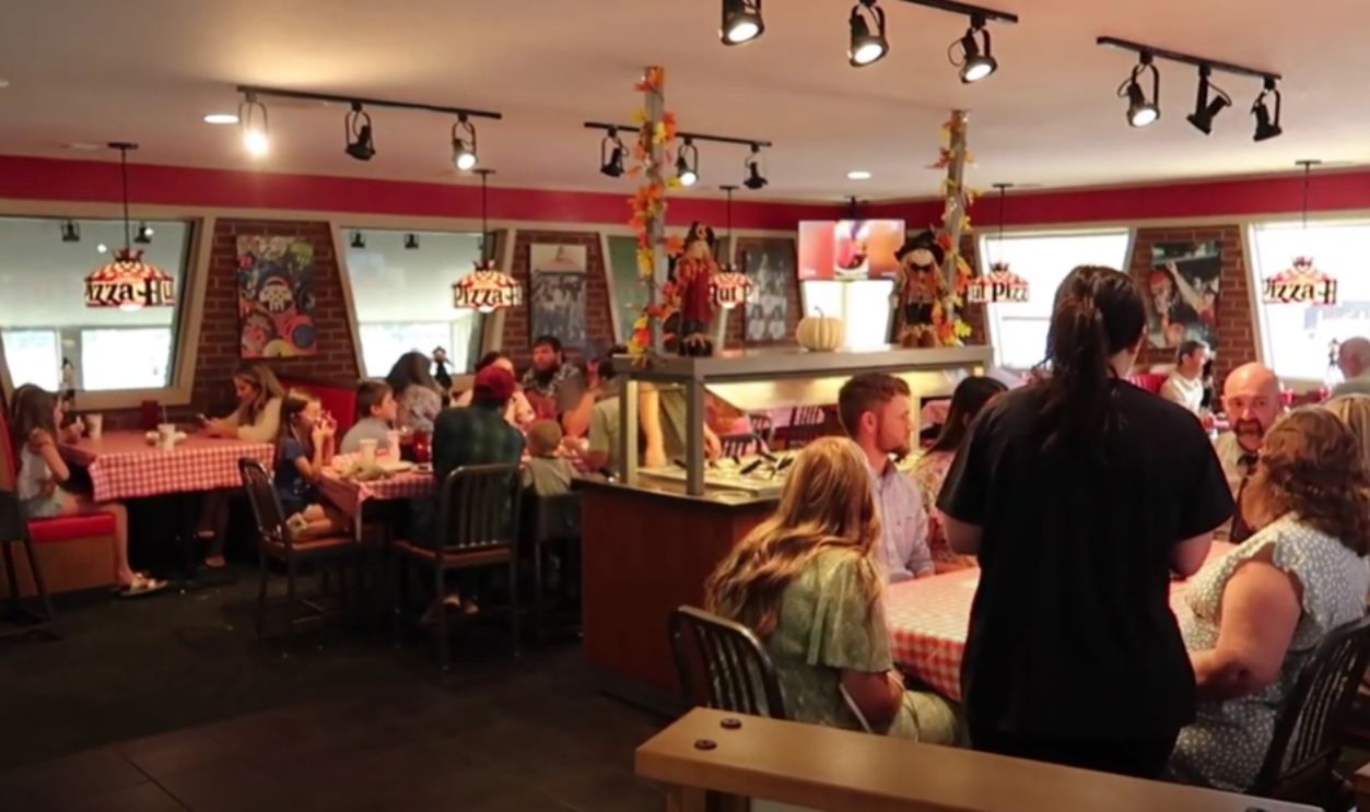 1980s pizza parlor interior
