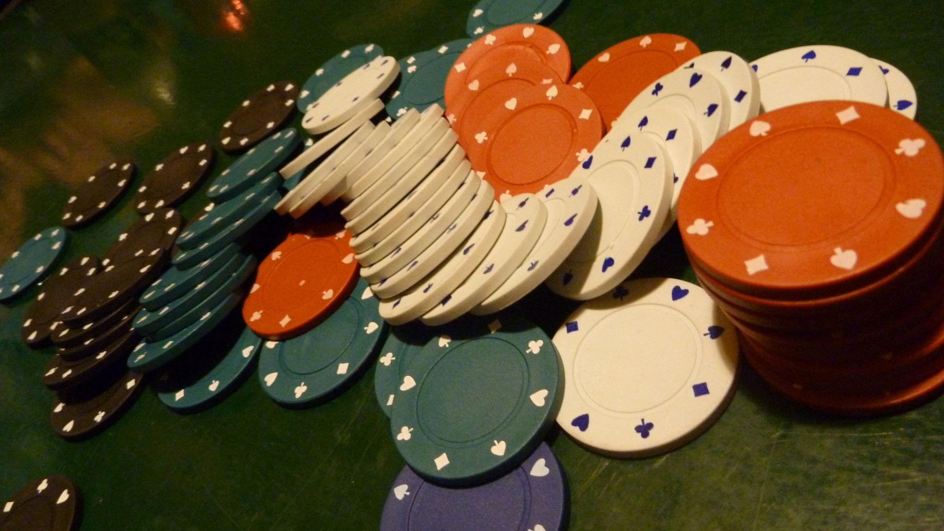 File:Poker Chips (4041237051).jpg