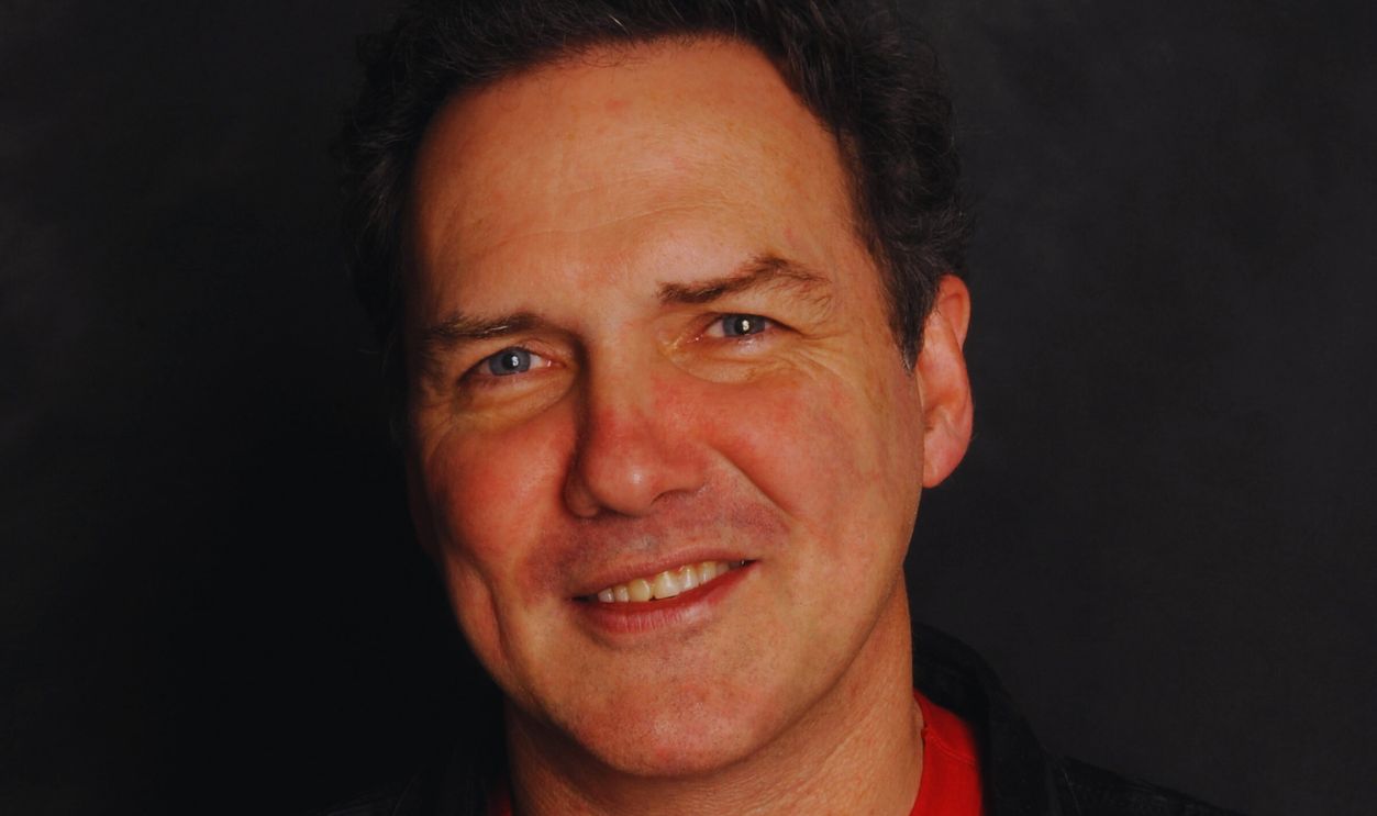 Gettyimages - 98267678, Comedian Norm MacDonald Performs - The Ice House - Pasadena, CA PASADENA, CA - JANUARY 30: Comedian/actor Norm MacDonald poses at The Ice House Comedy Club on January 30, 2010 in Pasadena, California.