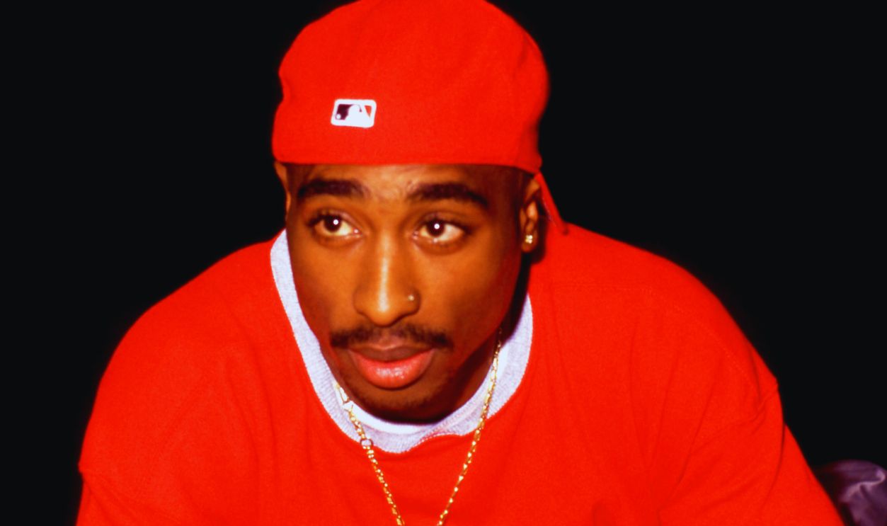 Gettyimages - 1336359825, 1994 Source Awards NEW YORK, NY - APRIL 25: American rapper, songwriter, and actor (1971-1996) Tupac Shakur poses for a portrait during the 1994 Source Awards on April 25, 1994 at the Paramount Theatre in New York, New York.
