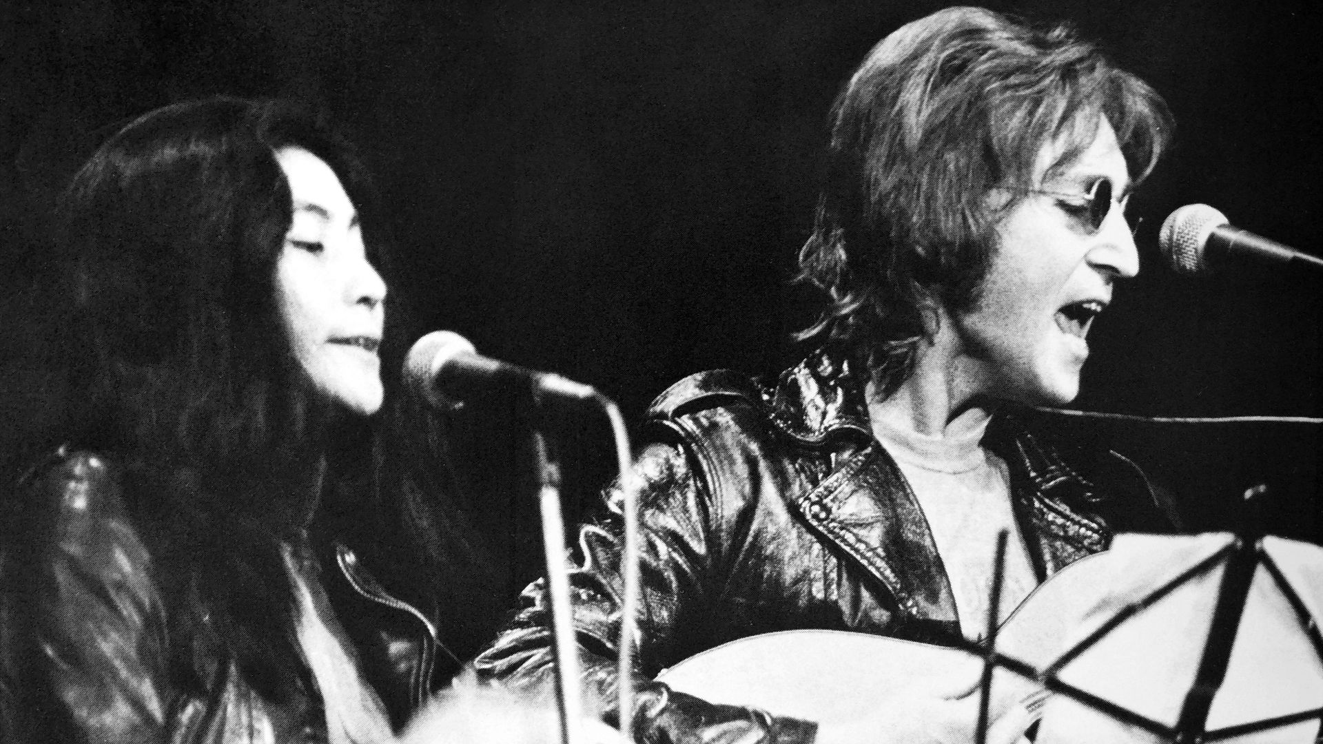 File:Yoko Ono and John Lennon at John Sinclair Freedom Rally.jpg