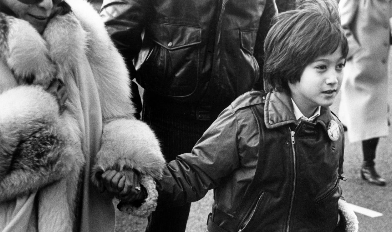 Gettyimages - 1071365410, Yoko Ono and her son Sean Lennon visit Liverpool Yoko Ono and her son Sean Lennon visit Liverpool.