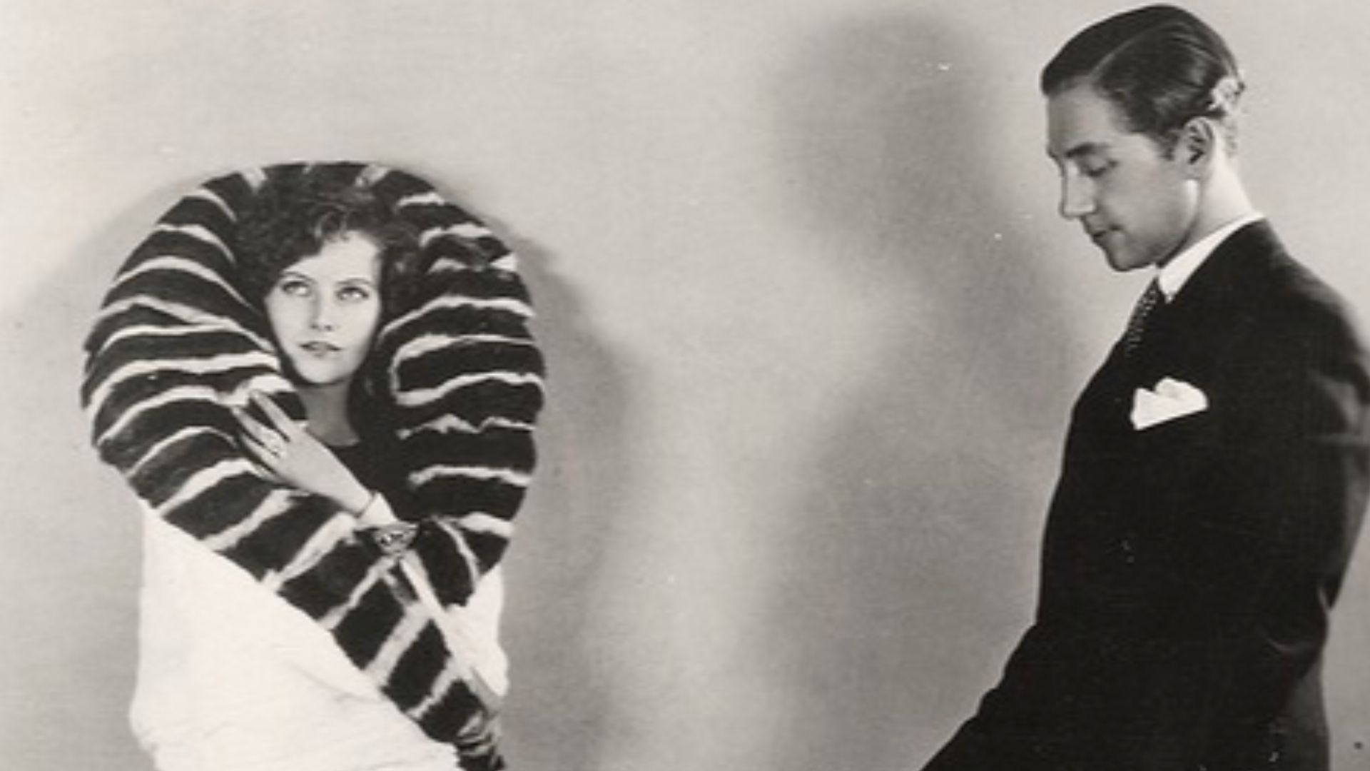 File:Torrent (1926 film) still 2.jpg