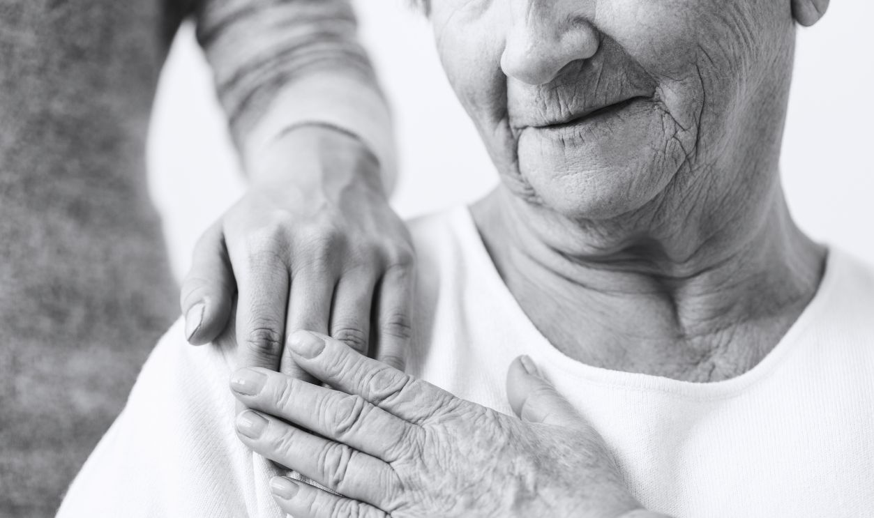 Gettyimages - 600132020, Caring about grandma - stock photo Close-up of granddaughter caring about grandma 