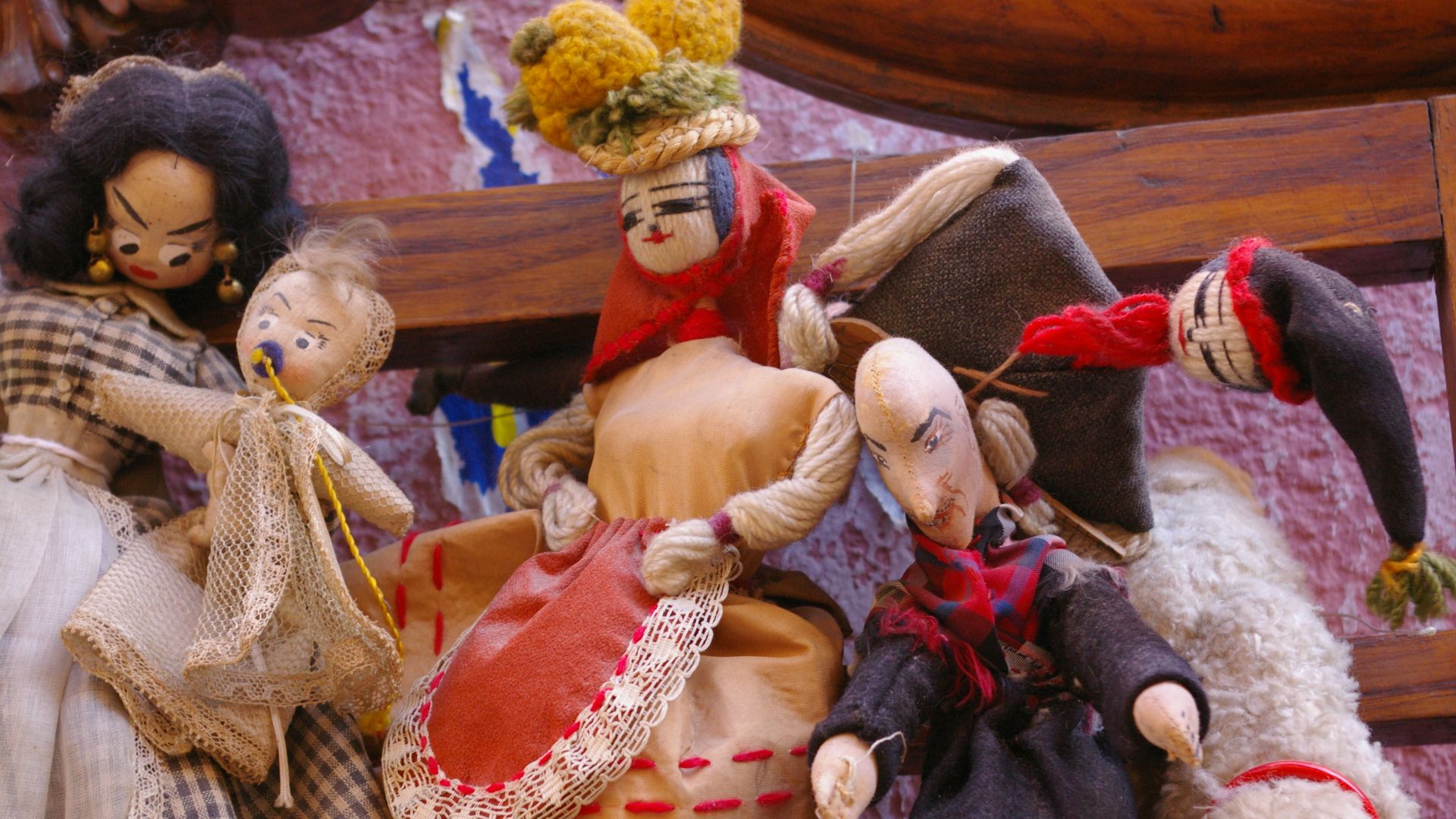 File:Creepy dolls (1858639654).jpg