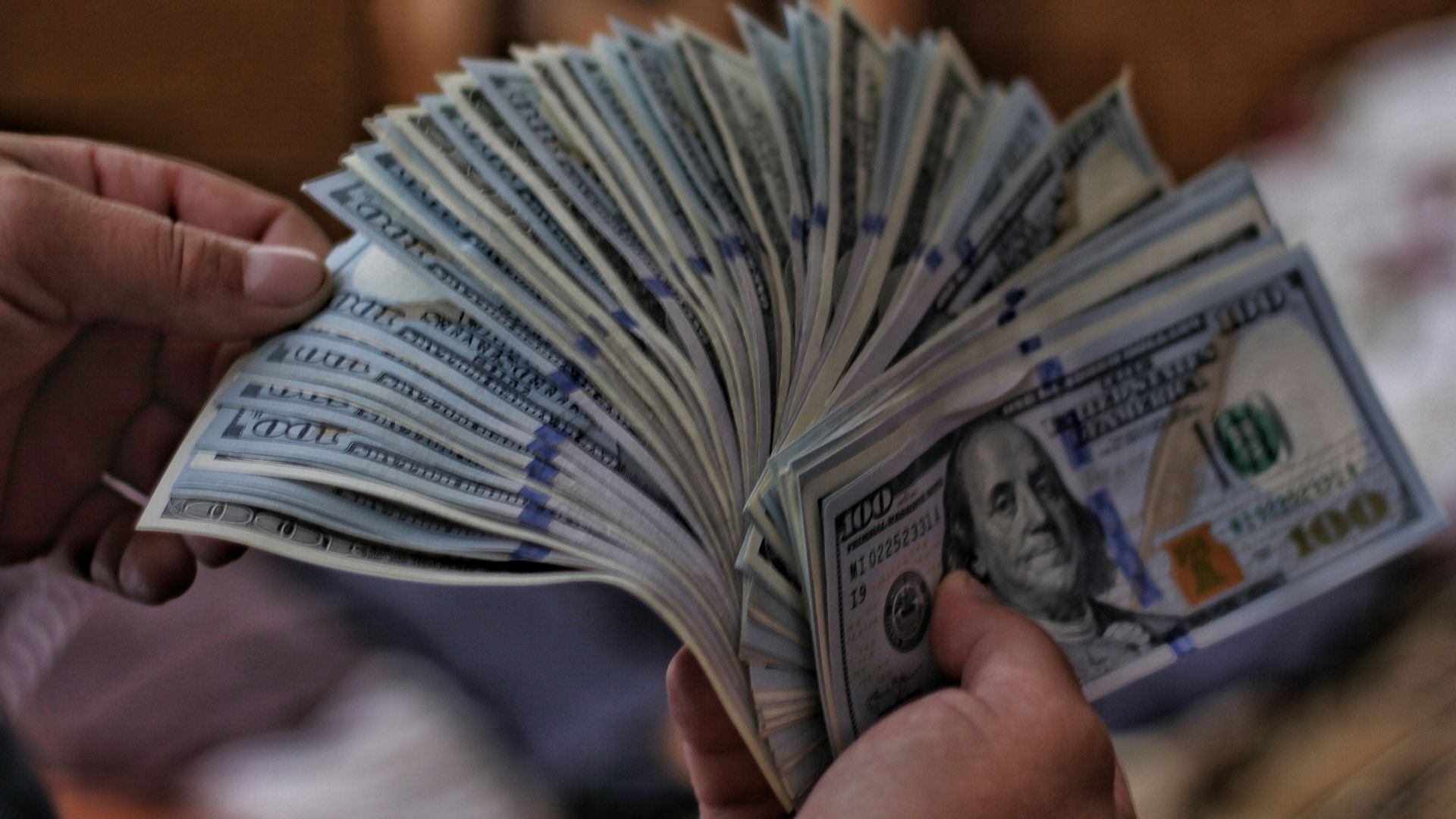 100 US dollar banknotes