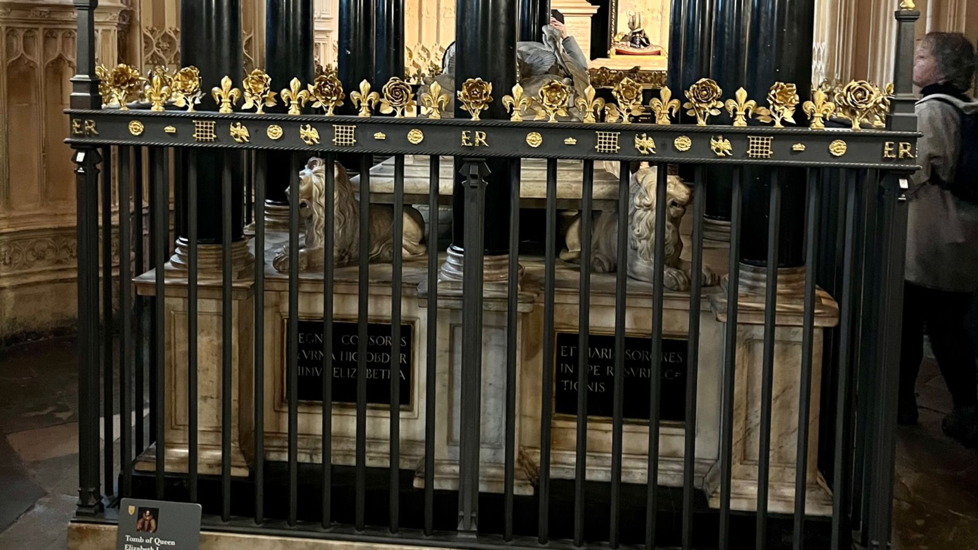 File:Tomb of Elizabeth I and Mary I.jpg