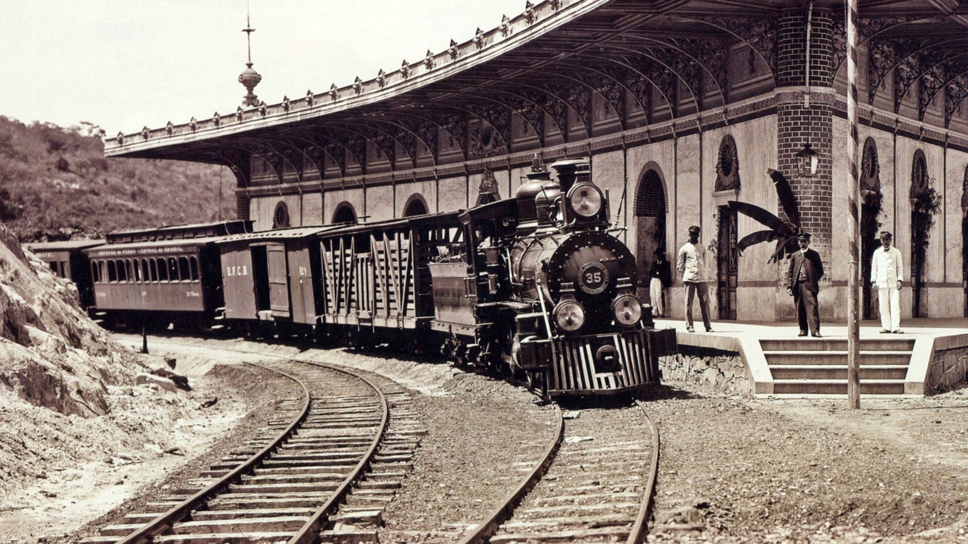 File:Railroad station in minas gerais 1884.jpg