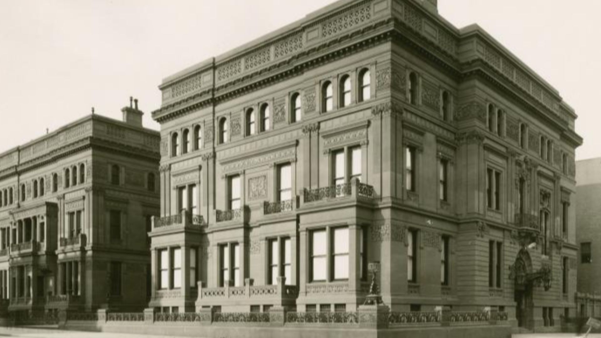 File:W H Vanderbilt House.jpg