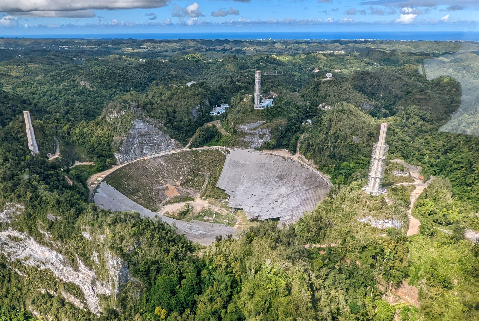 File:Arecibo Telescope, December 2021.jpg