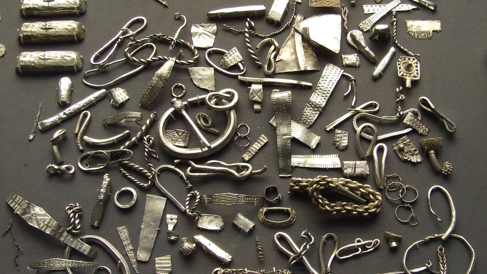 File:Cuerdale hoard viking silver british museum.JPG
