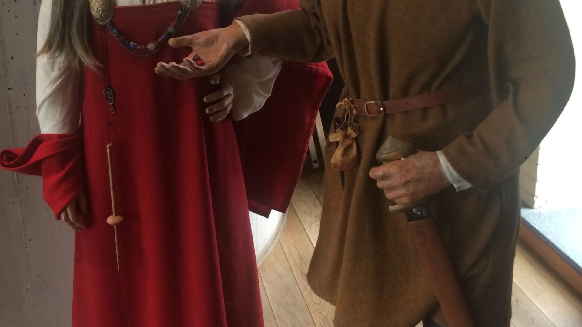 File:Vikings costumes woman man Arkeologisk museum Stavanger, Norway 2015-05-27.jpg