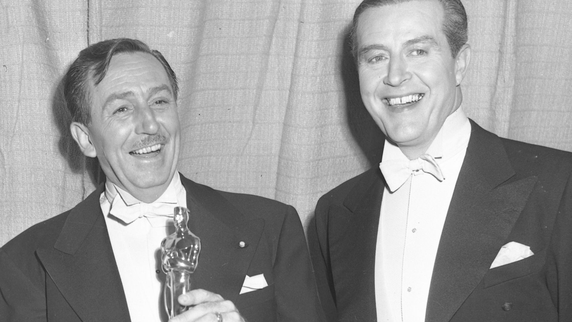 File:Disney Oscar 1953.jpg