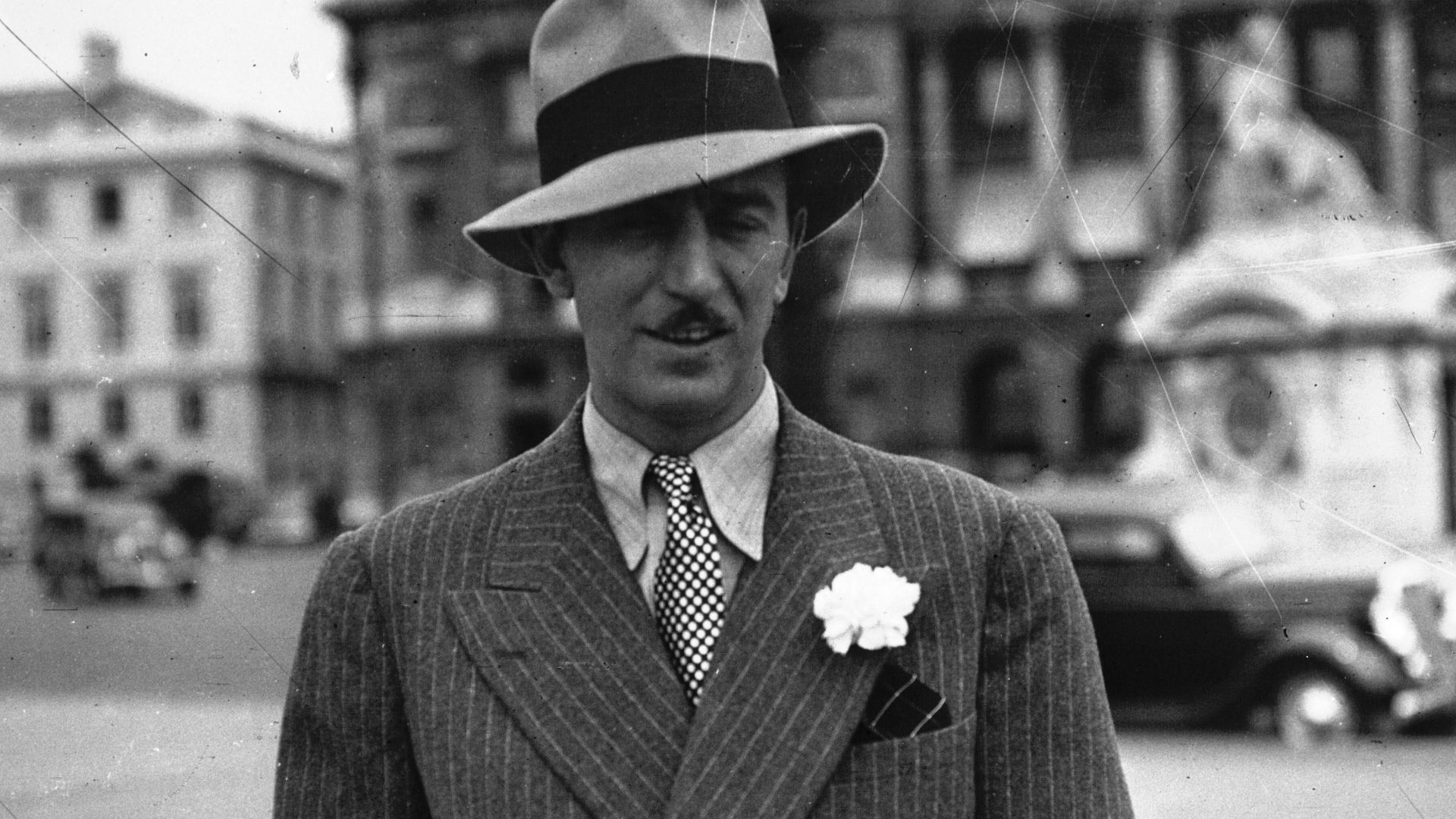 File:Walt Disney 1935.jpg