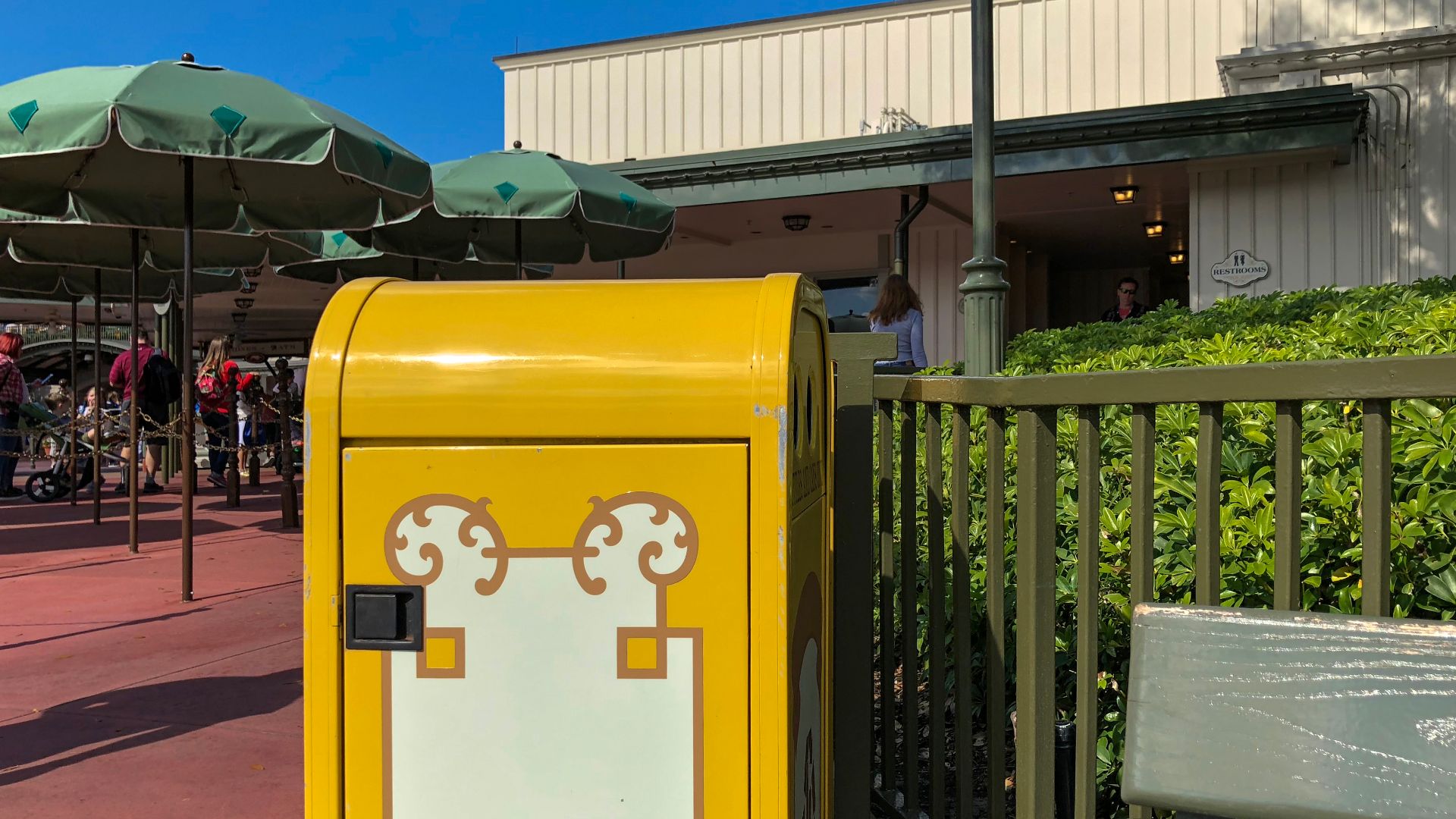 File:Magic Kingdom Entrance.jpg