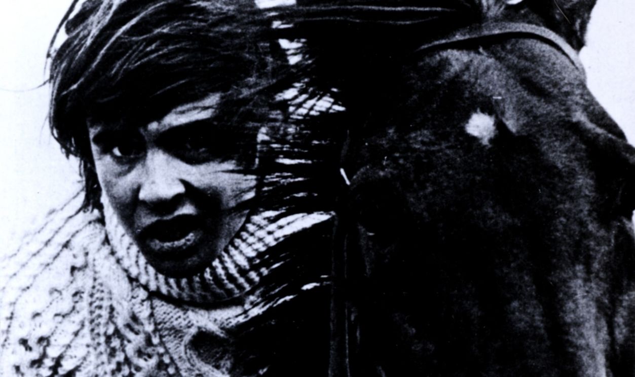 Gettyimages - 140800265, Davy Jones The Jockey UNSPECIFIED - circa 1960: (AUSTRALIA OUT) Photo of English actor, singer and jockey Davy Jones (1945-2012) riding a horse circa 1960. 