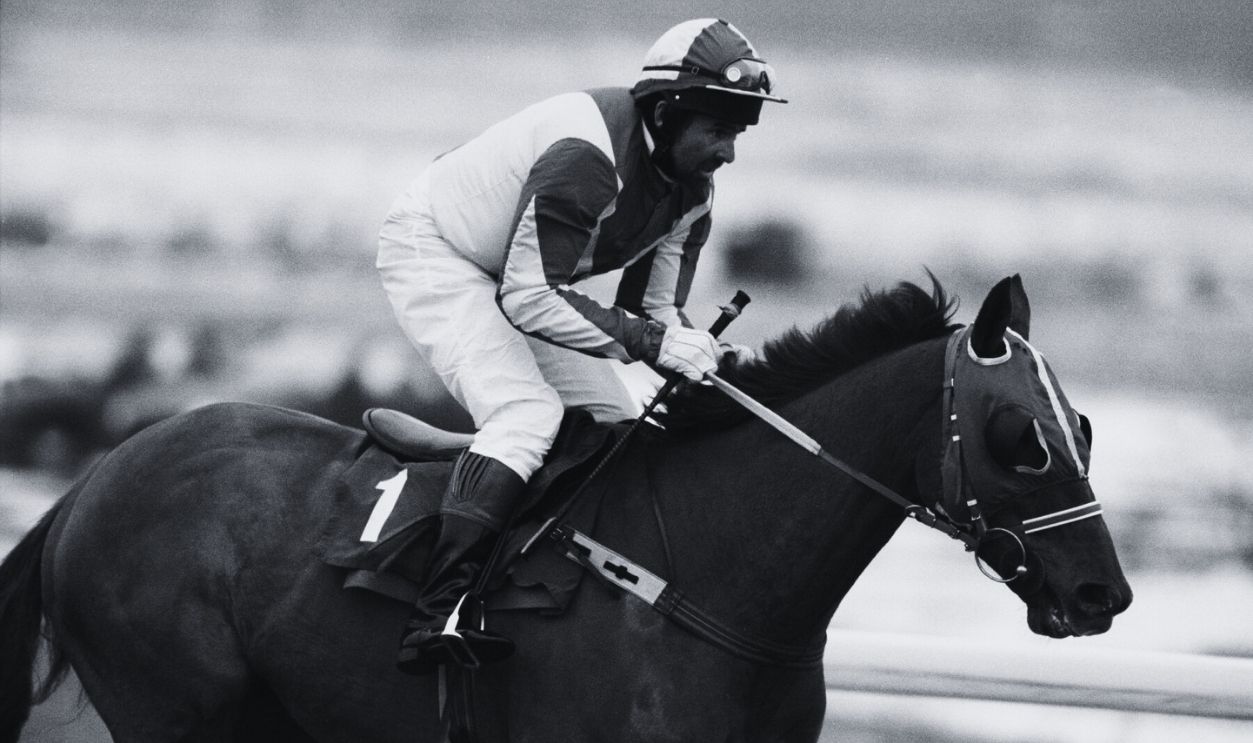 Gettyimages - 1243171, LINGFIELD HORSE RACE 6 Feb 1996: Amateur jockey and former member of the 